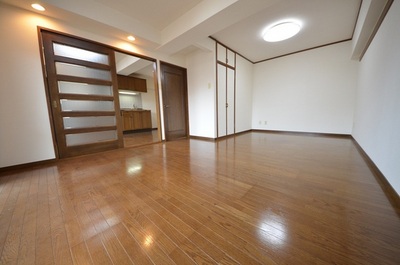 Other room space. Bright and Spacious