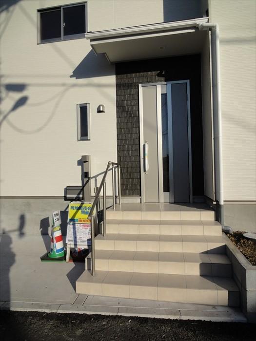 Entrance. 1 Building (December 2013) Shooting