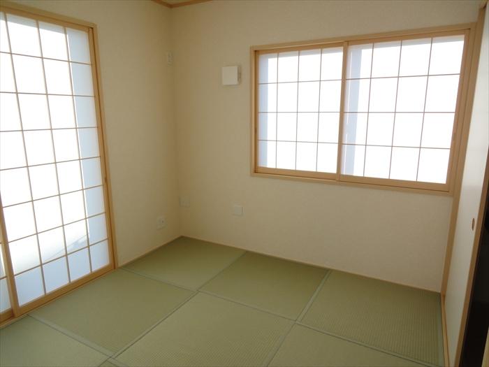 Non-living room. 1 Building