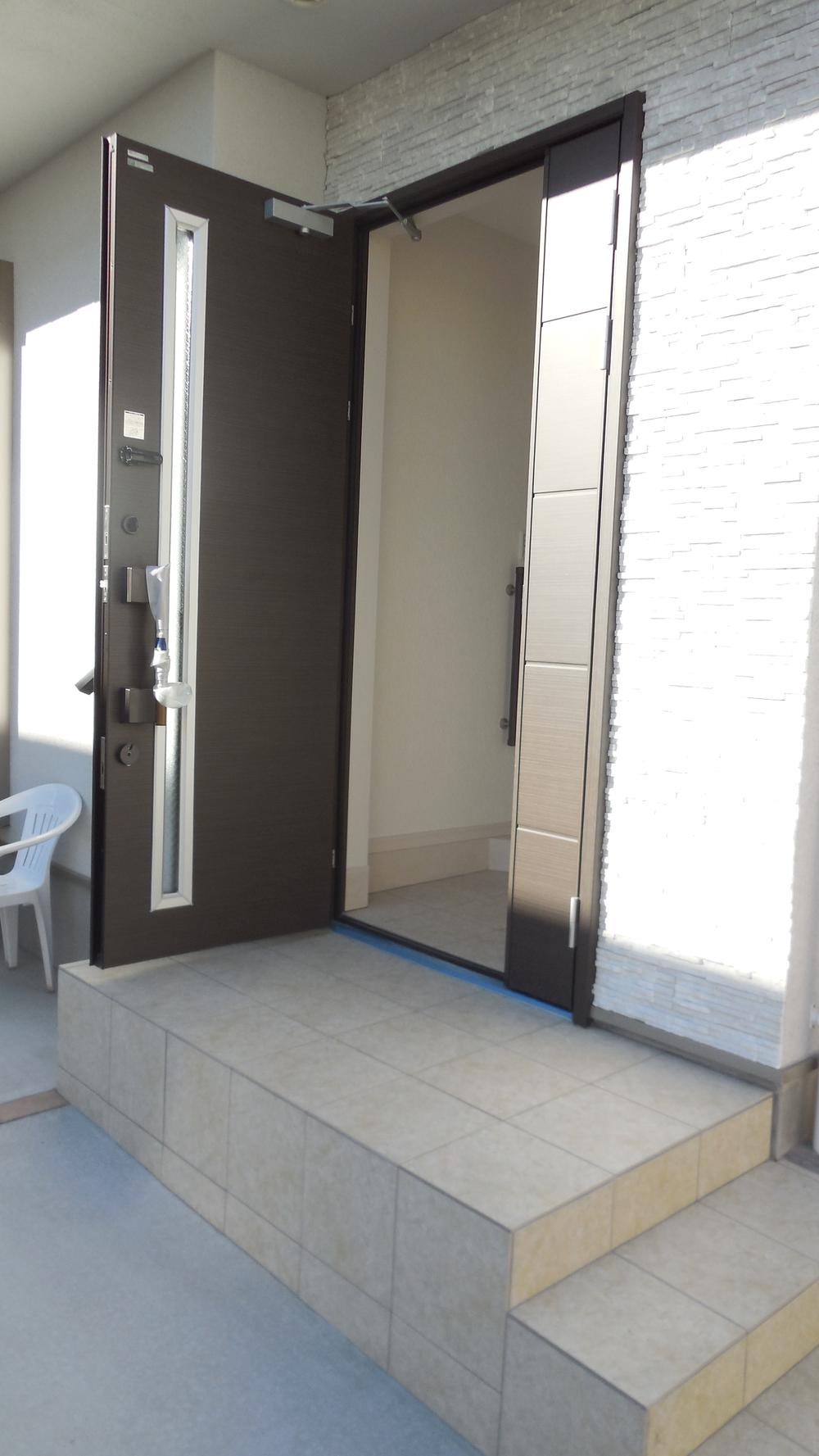 Entrance. Local (11 May 2013) Shooting