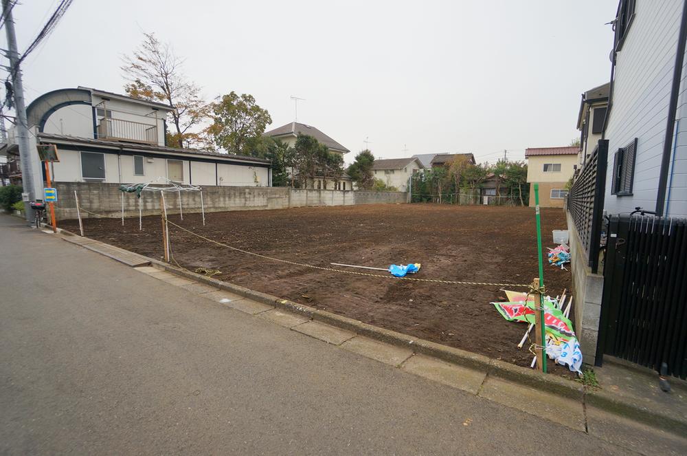 Local photos, including front road. Local Photos