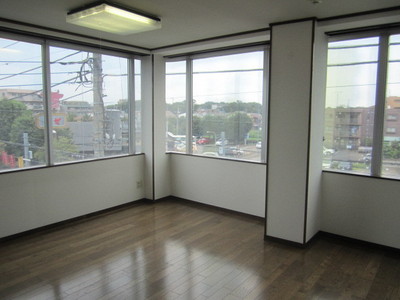 Living and room. Anyway bright