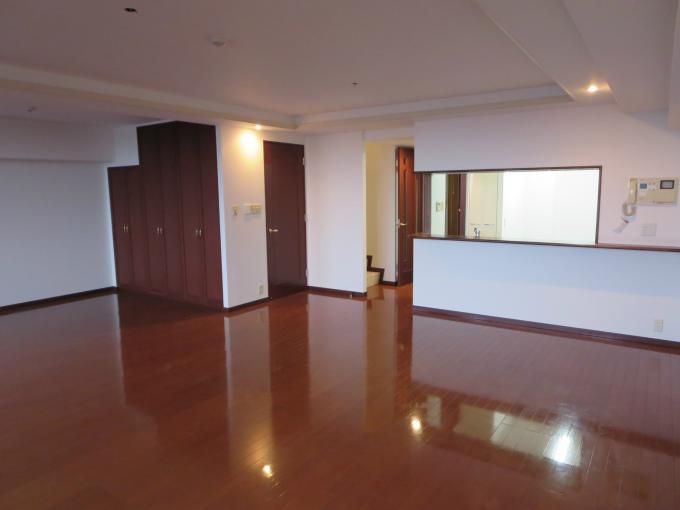 Living. Spacious LDK is about 30.8-mat open-minded out frame