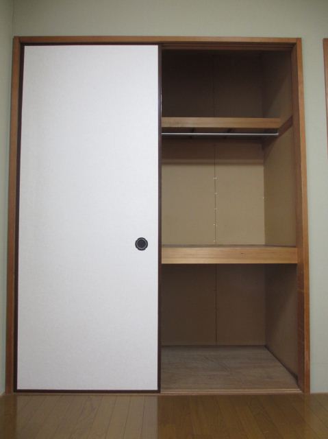 Receipt. It is closet of spread