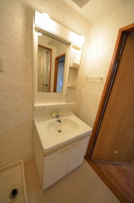 Washroom. Independent wash