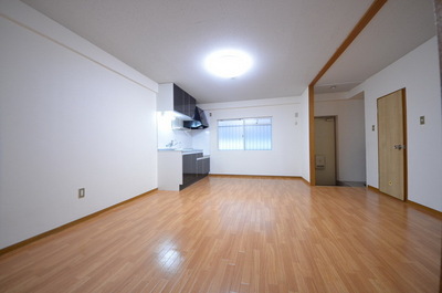 Living and room. Living 10 Pledge