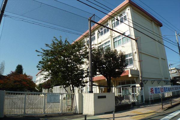 Primary school. 600m to National City National third elementary school