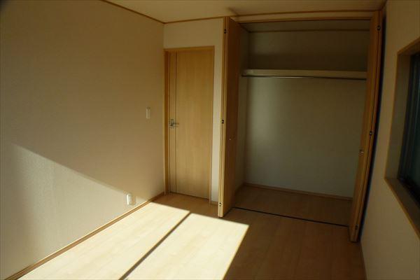 Non-living room. Indoor (12 May 2013) Shooting