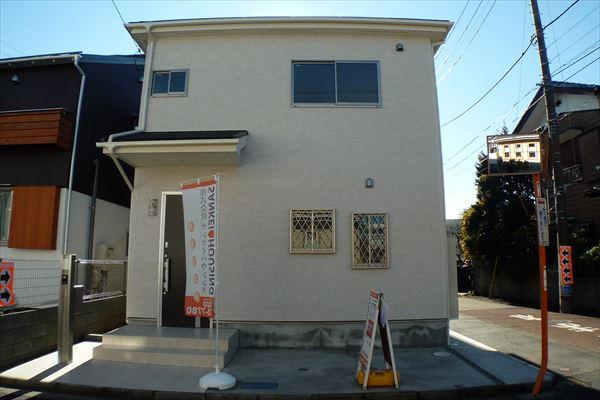 Local appearance photo. Local (12 May 2013) Shooting The entrance approach aside, There is a bicycle parking space of the room. 