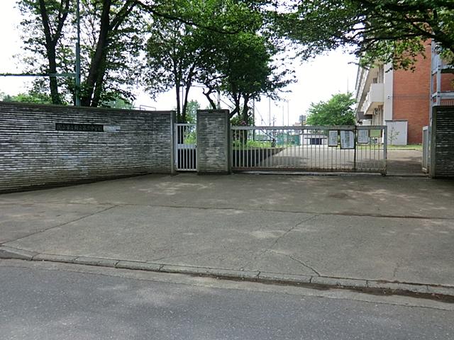 Junior high school. 400m to National City third junior high school