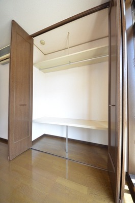 Receipt. Storage lot