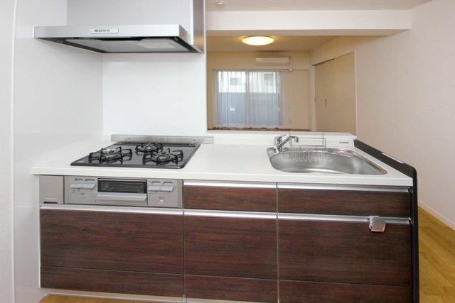 Kitchen. Exchange in the kitchen new, Storage is outstanding ease of use in the type of drawer!