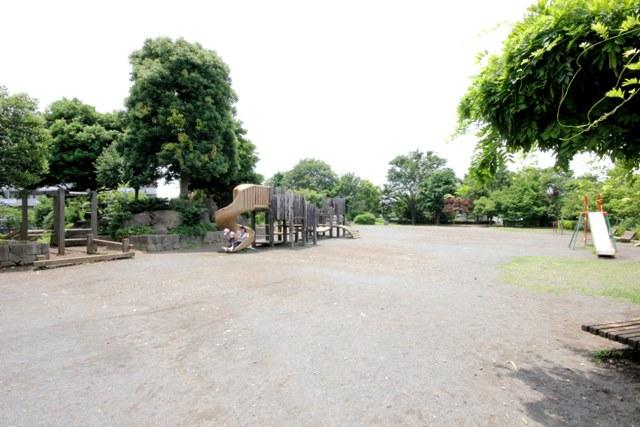 park. Kitadai 100m to one park
