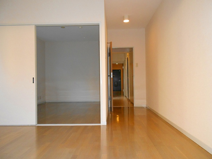 Other room space. ● living → Western-style ●