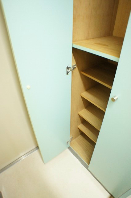 Receipt. Entrance storage