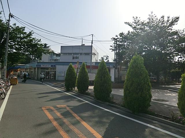 station. 1400m to the West National