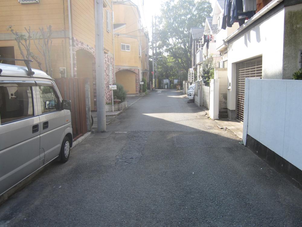 Local photos, including front road. ● front street: 2013 November shooting