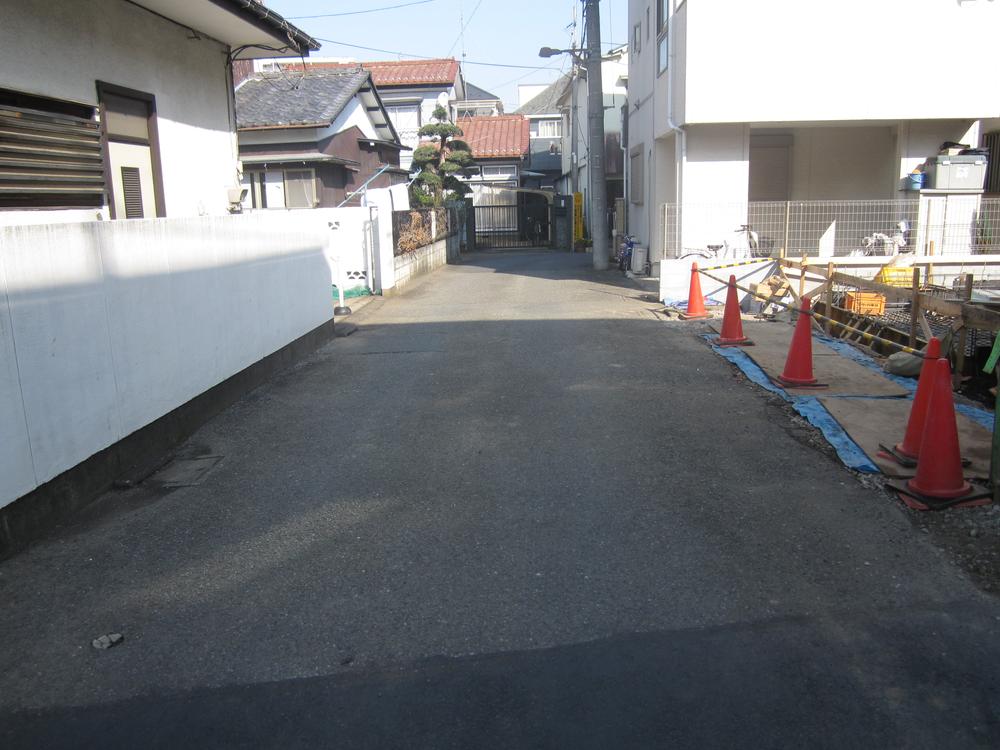 Local photos, including front road. ● front road 2: 2013 November shooting