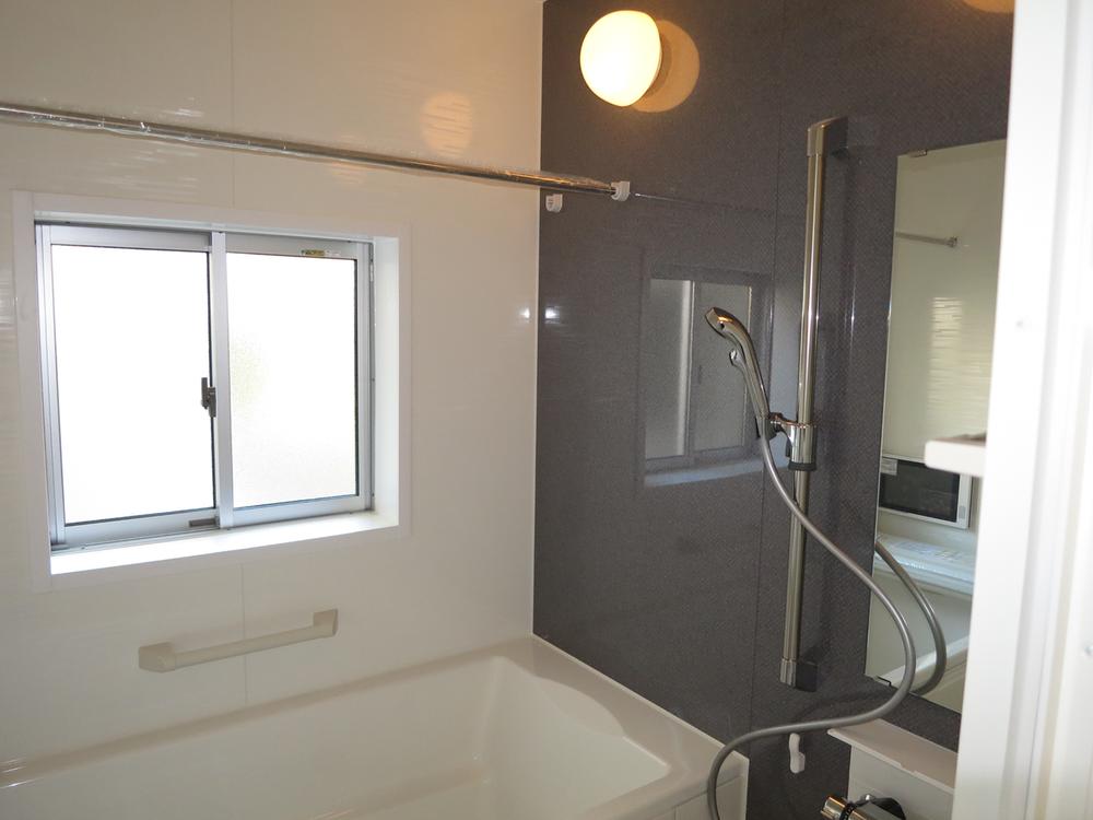 Bathroom. Local (11 May 2013) Shooting