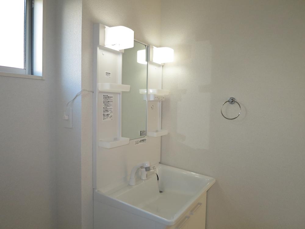 Wash basin, toilet. Local (11 May 2013) Shooting