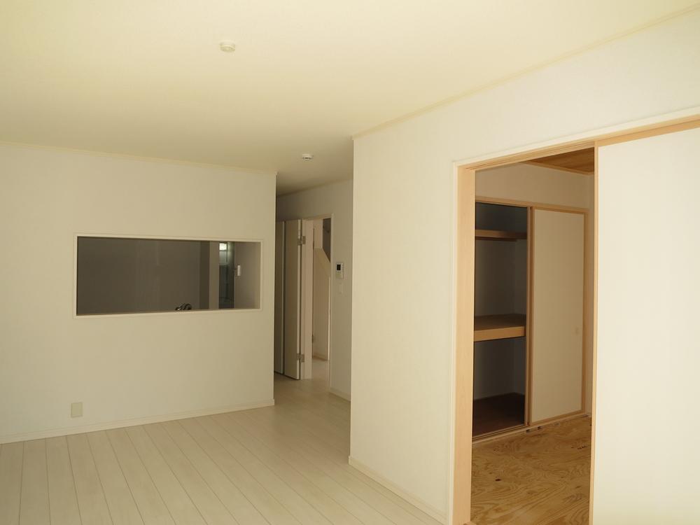 Living. Local (11 May 2013) Shooting