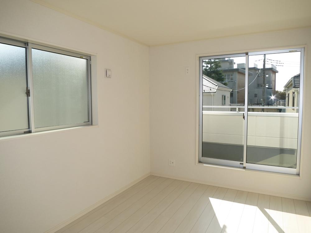 Non-living room. Local (11 May 2013) Shooting