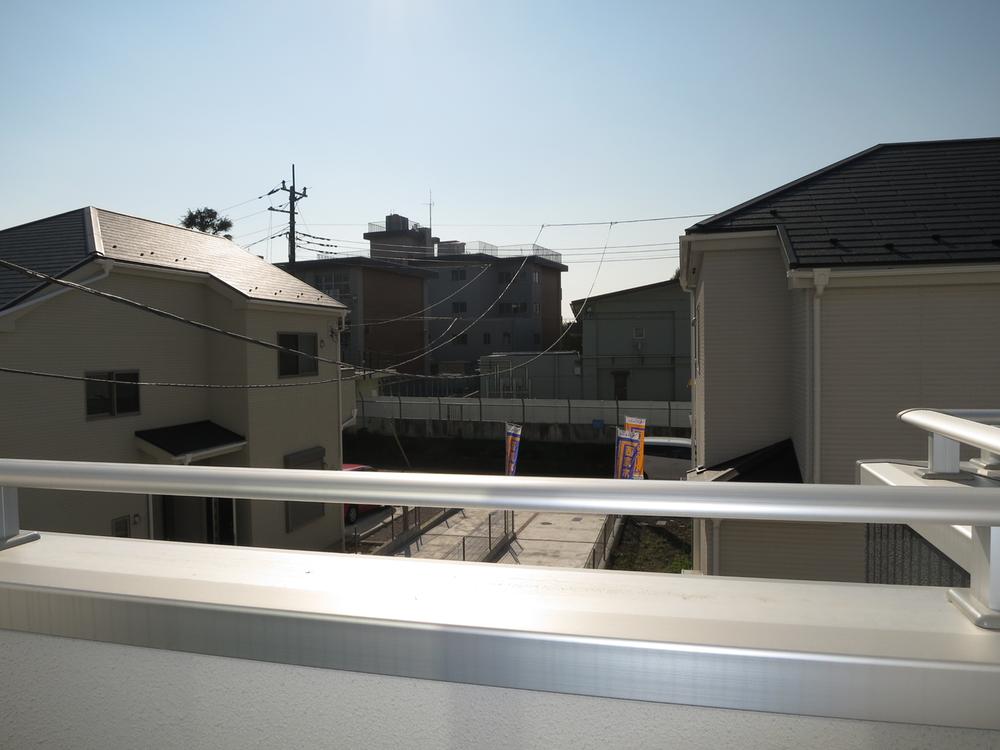 View photos from the dwelling unit. Local (11 May 2013) Shooting