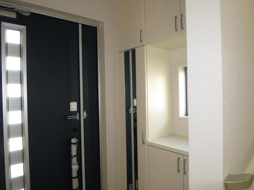 Entrance. Local (11 May 2013) Shooting