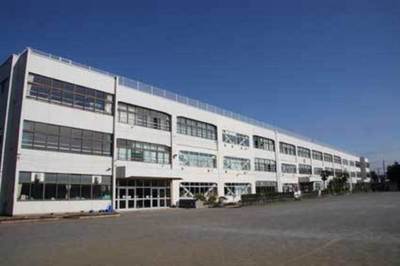 Primary school. 930m to the National sixth elementary school (elementary school)