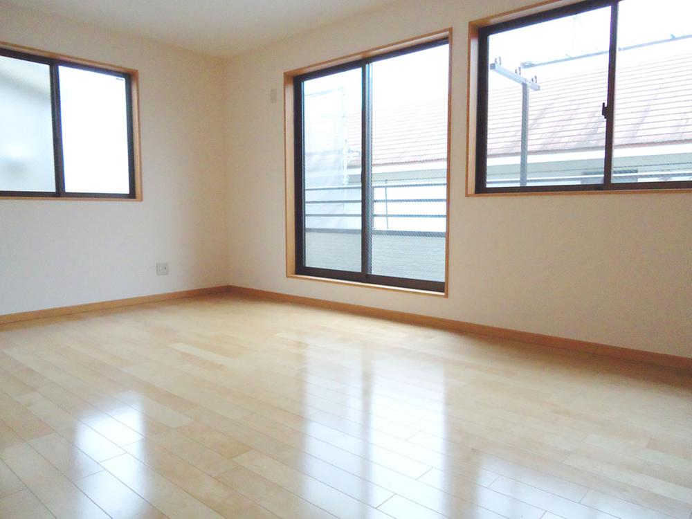 Non-living room. 9.18 Pledge of Western-style. Plenty of sunshine from three windows