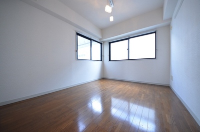 Living and room. ☆ Free to arrange space ☆