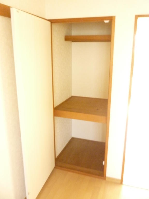 Receipt. North Western-style housing