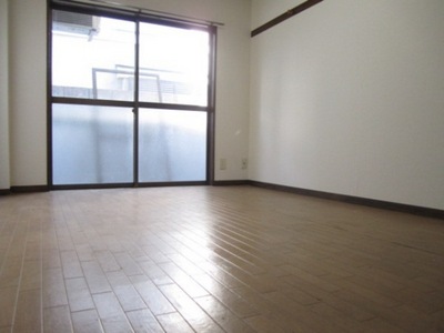 Living and room. Western-style 6 Pledge