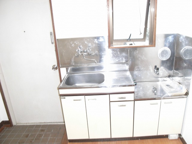 Kitchen. Two-burner gas stove installation Allowed ☆