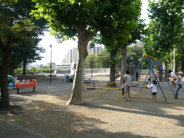 park. 330m until the arrow Kawakami park (park)