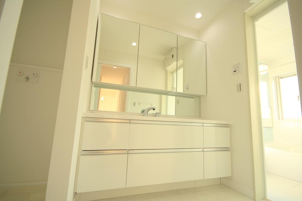 Wash basin, toilet. Local shooting