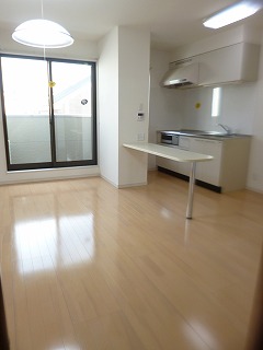 Living and room. With fashionable Na counter