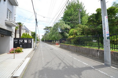 Other. 2m to the periphery (other)