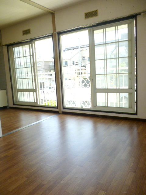 Living and room. Nanyang room