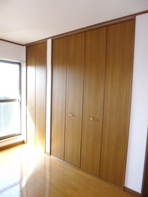 Receipt. ☆ Plenty of storage ☆