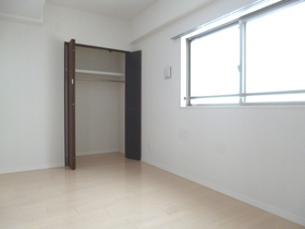 Living and room. Western-style 6.6 Pledge (with corner room window)