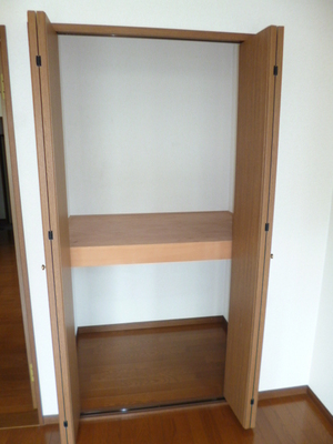 Receipt.  ☆ Plenty of storage ☆