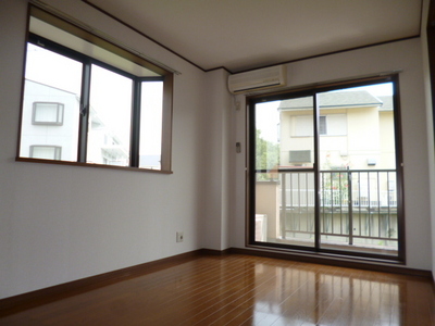 Living and room.  ☆ Bright two-plane daylight ☆