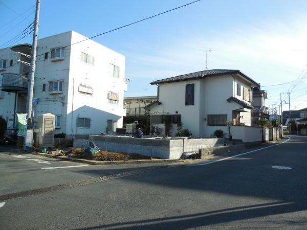 Local photos, including front road. Also it has excellent functionality! 