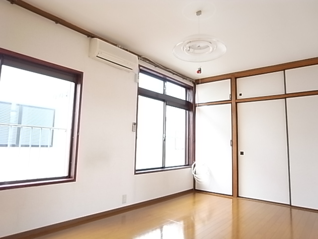 Other room space. Western-style 7.5 Pledge