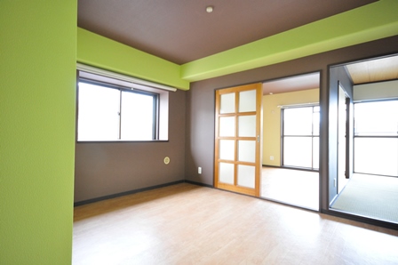 Living and room. It will also be delicious meals in the dining there is a bay window