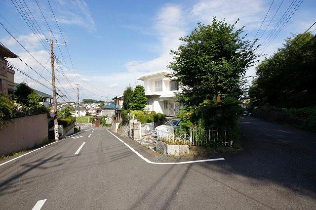 Local photos, including front road. Local (10 May 2013) Shooting