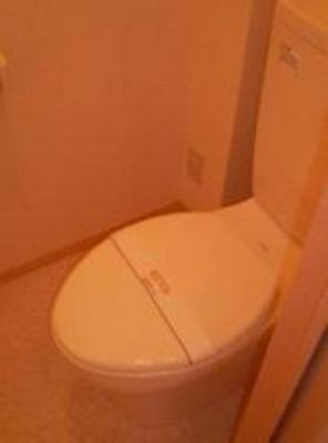 Toilet. ● bus ・ It is another toilet ●