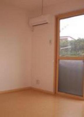 Living and room. ● Western-style interior. Air-conditioned ●