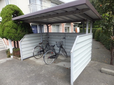 Other common areas. ☆ On-site undercover parking lot ☆